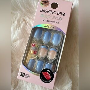 Dashing Diva Magic Press Design Blue and Floral Press-On Nails